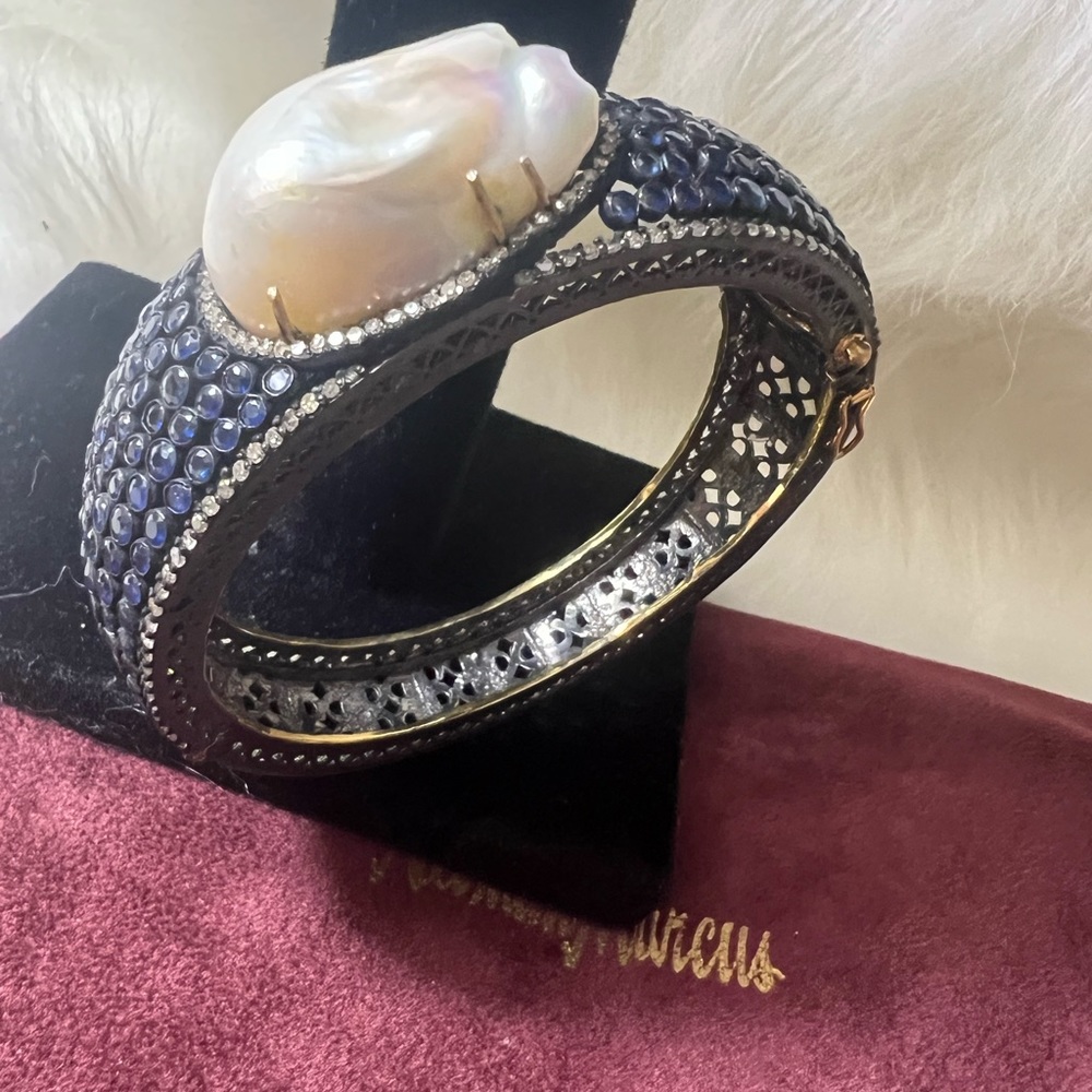 Amrapali Rusty 925 Sterling, Gold, Diamonds Sapphire & Pearl Stone. Bangle 💙🤍
